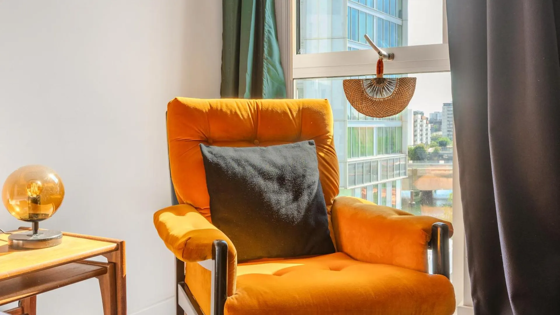 Stylish 1Br Apt, 8 Mins To Stratford Station London Apartment